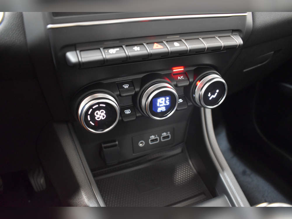 Renault Captur II Techno TCE 90CV foto 24