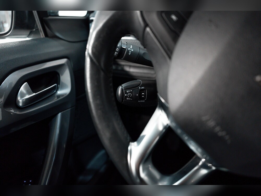 Peugeot 2008 ALLURE 1.6 HDI 120CV 5P foto 11