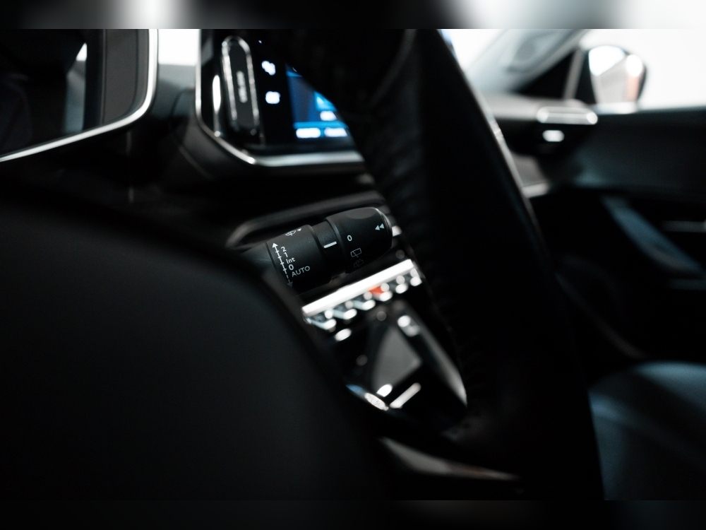 Peugeot 2008 ELÉCTRICO136CV 5P ALLURE foto 18