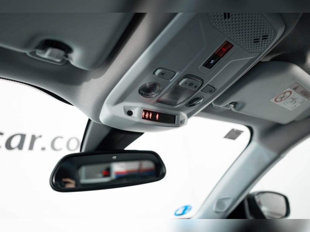 Peugeot 2008 ELÉCTRICO136CV 5P ALLURE foto 19