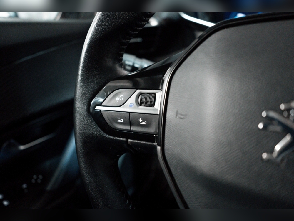 Peugeot 2008 ELÉCTRICO136CV 5P ALLURE foto 10