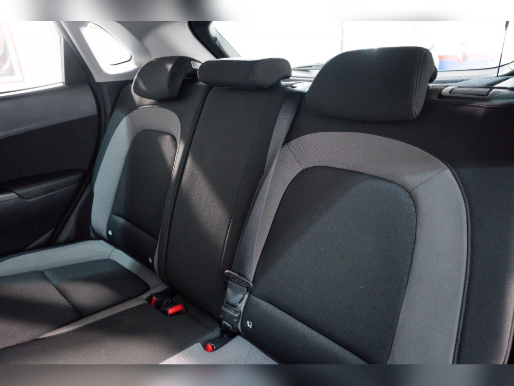 Hyundai Kona 1.0 120CV foto 29