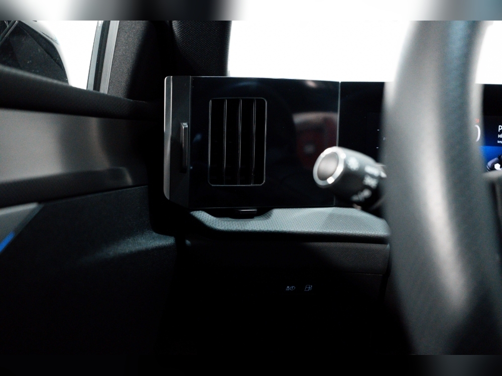 Opel Astra PHEV 1.6T 225CV PLUGIN HYBRID GSE AT foto 12