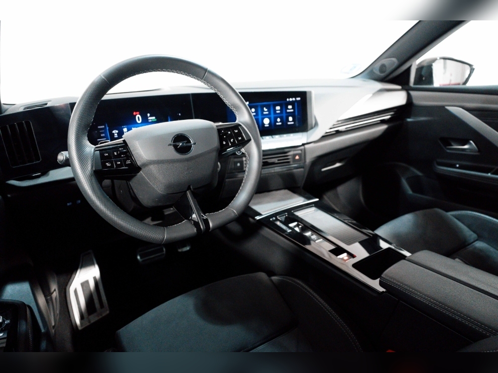 Opel Astra PHEV 1.6T 225CV PLUGIN HYBRID GSE AT foto 21