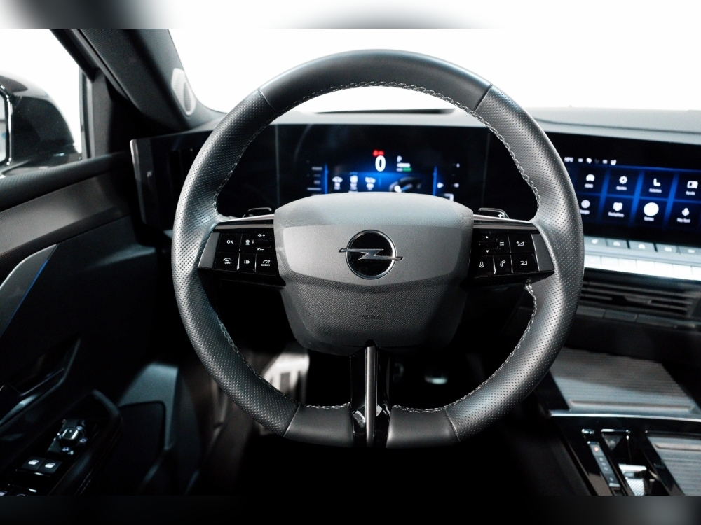 Opel Astra PHEV 1.6T 225CV PLUGIN HYBRID GSE AT foto 24