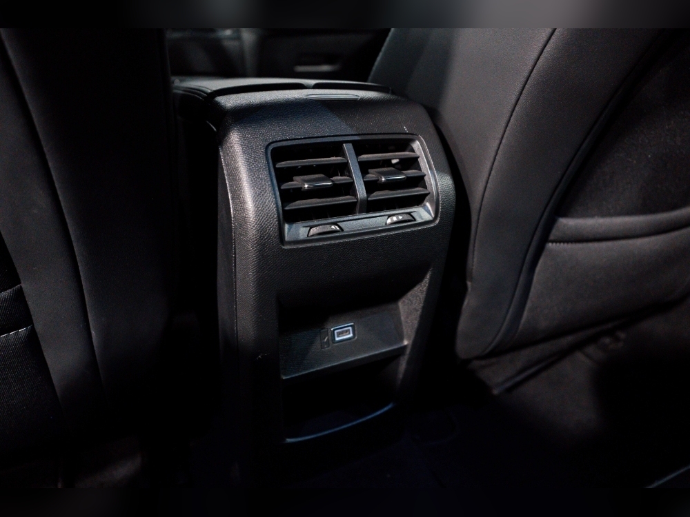 Opel Astra PHEV 1.6T 225CV PLUGIN HYBRID GSE AT foto 26