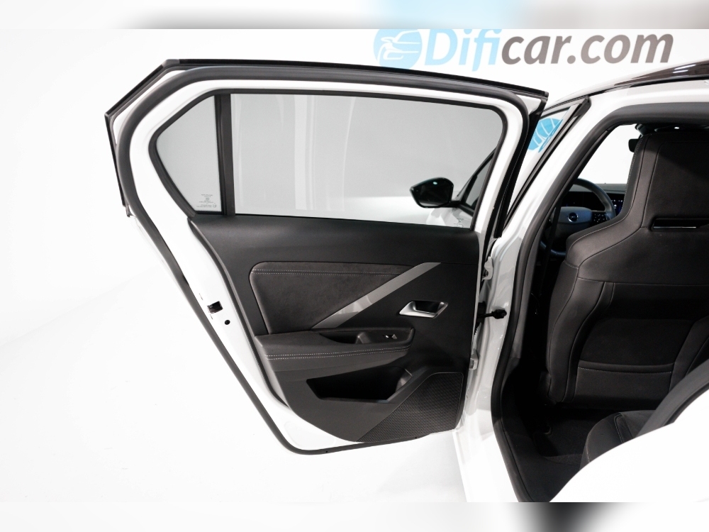 Opel Astra PHEV 1.6T 225CV PLUGIN HYBRID GSE AT foto 27