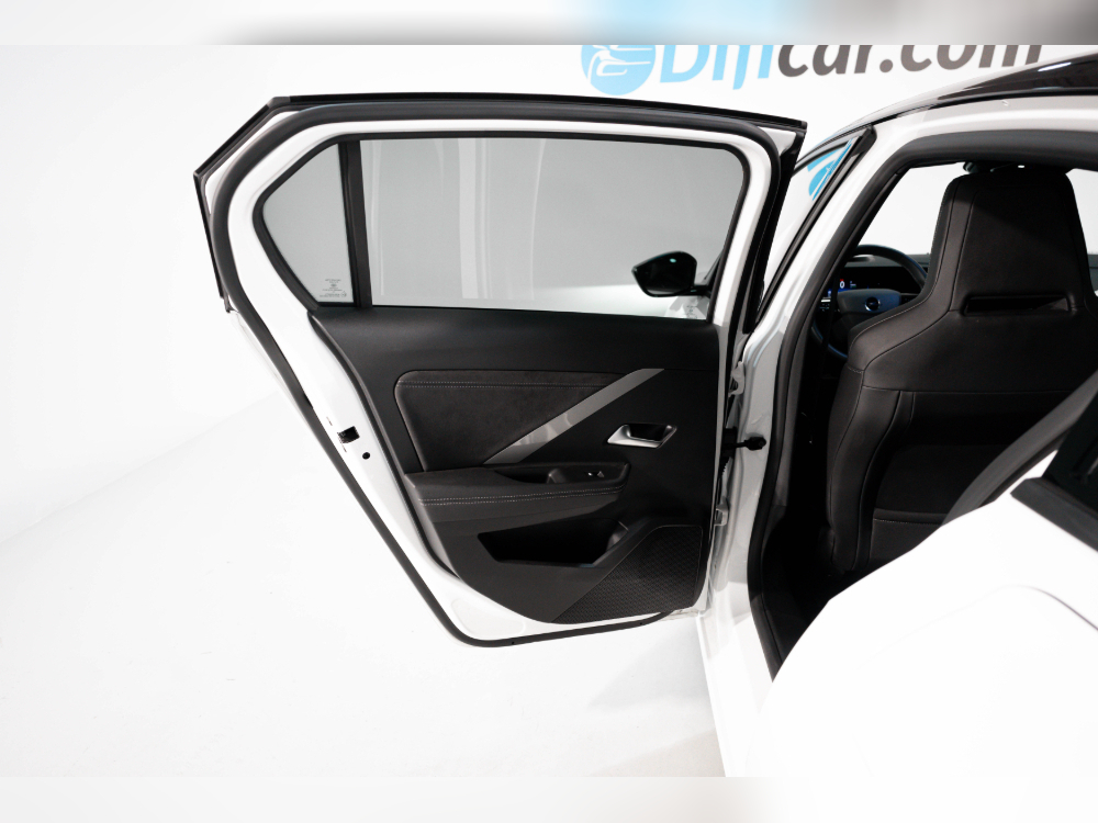 Opel Astra PHEV 1.6T 225CV PLUGIN HYBRID GSE AT foto 30