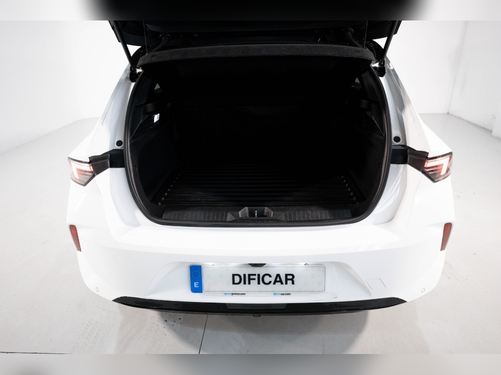 Opel Astra PHEV 1.6T 225CV PLUGIN HYBRID GSE AT foto 32