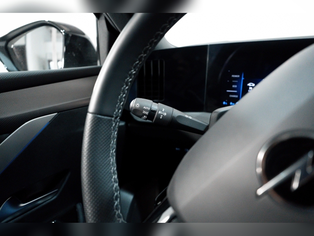 Opel Astra PHEV 1.6T 225CV PLUGIN HYBRID GSE AT foto 11