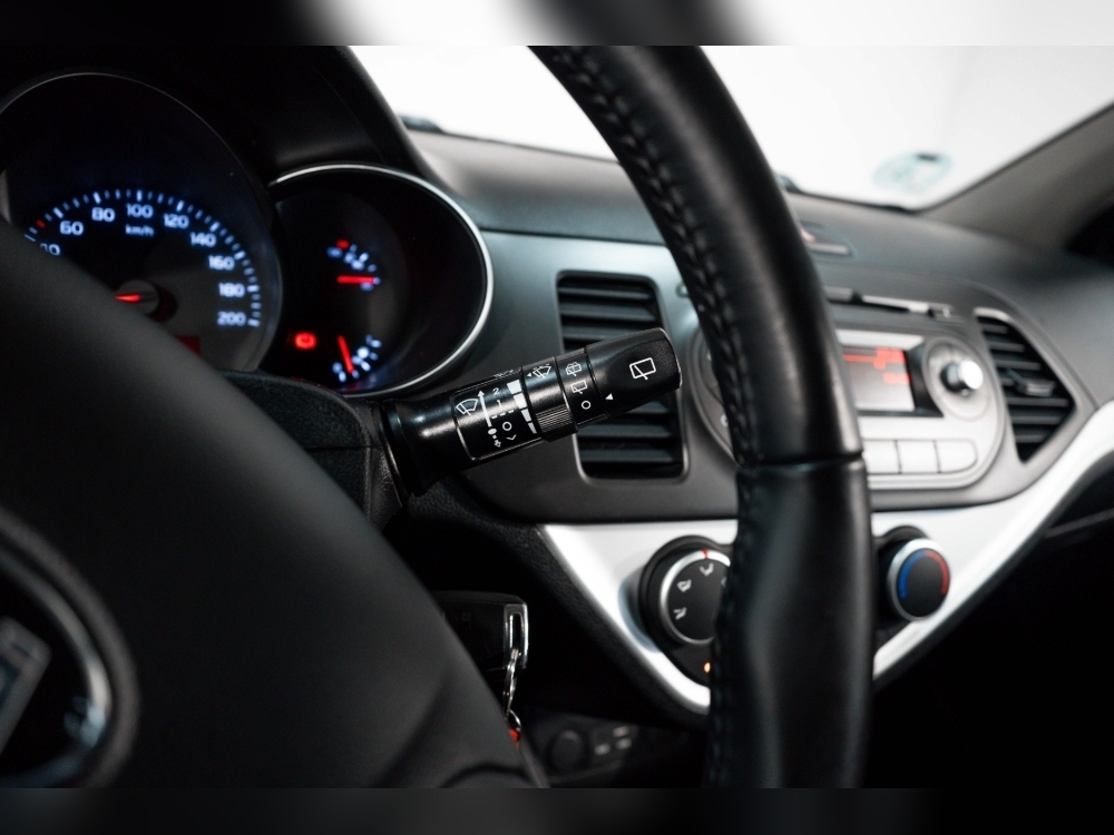 Kia Picanto 1.0 65CV foto 17