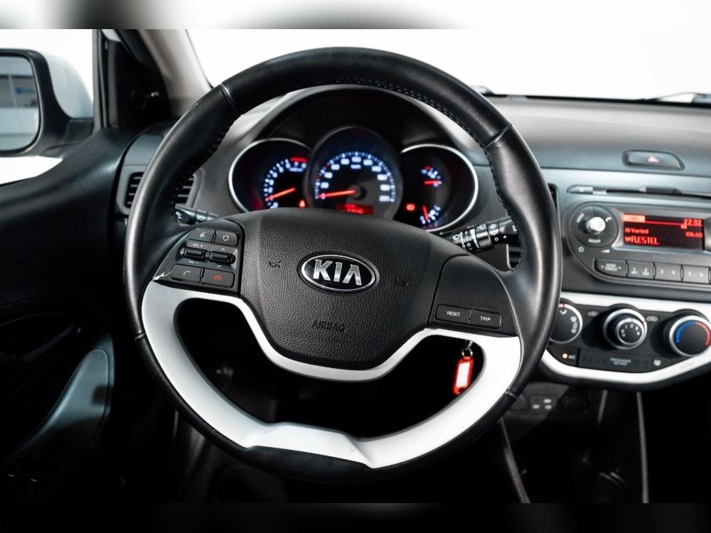 Kia Picanto 1.0 65CV foto 24