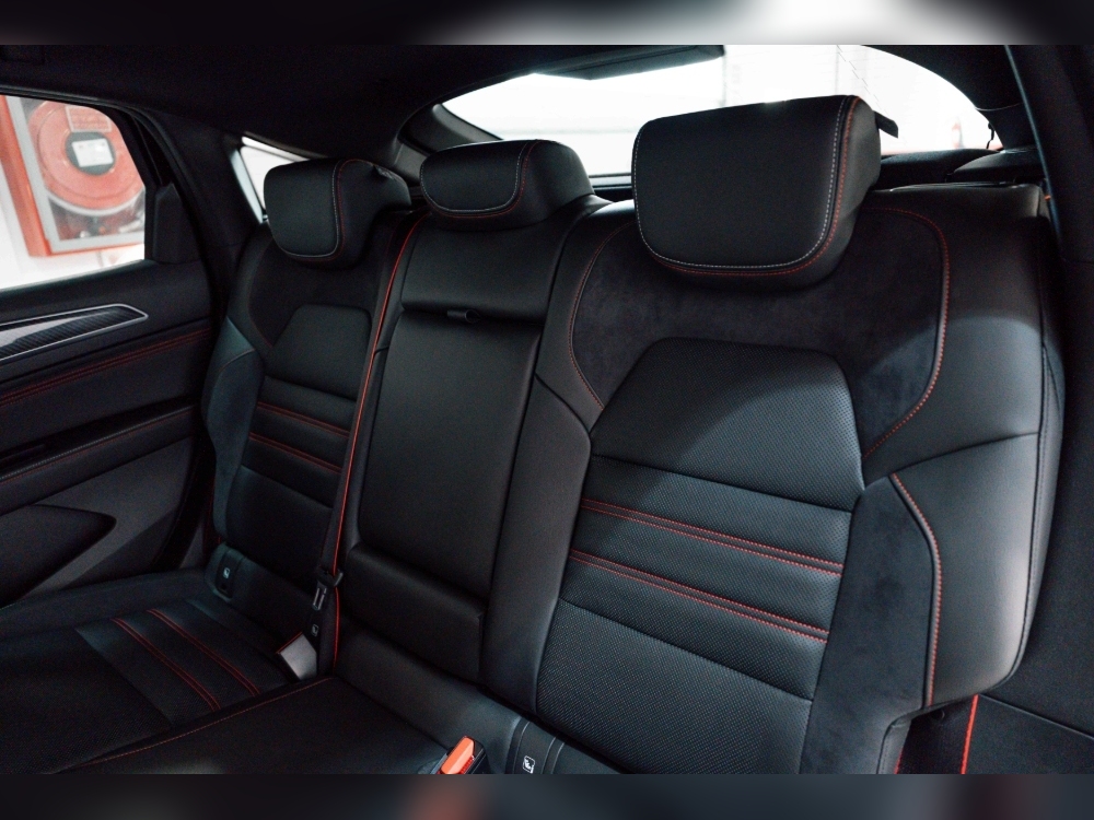 Renault Arkana RS LINE 1.3 TCE 140CV EDC foto 30