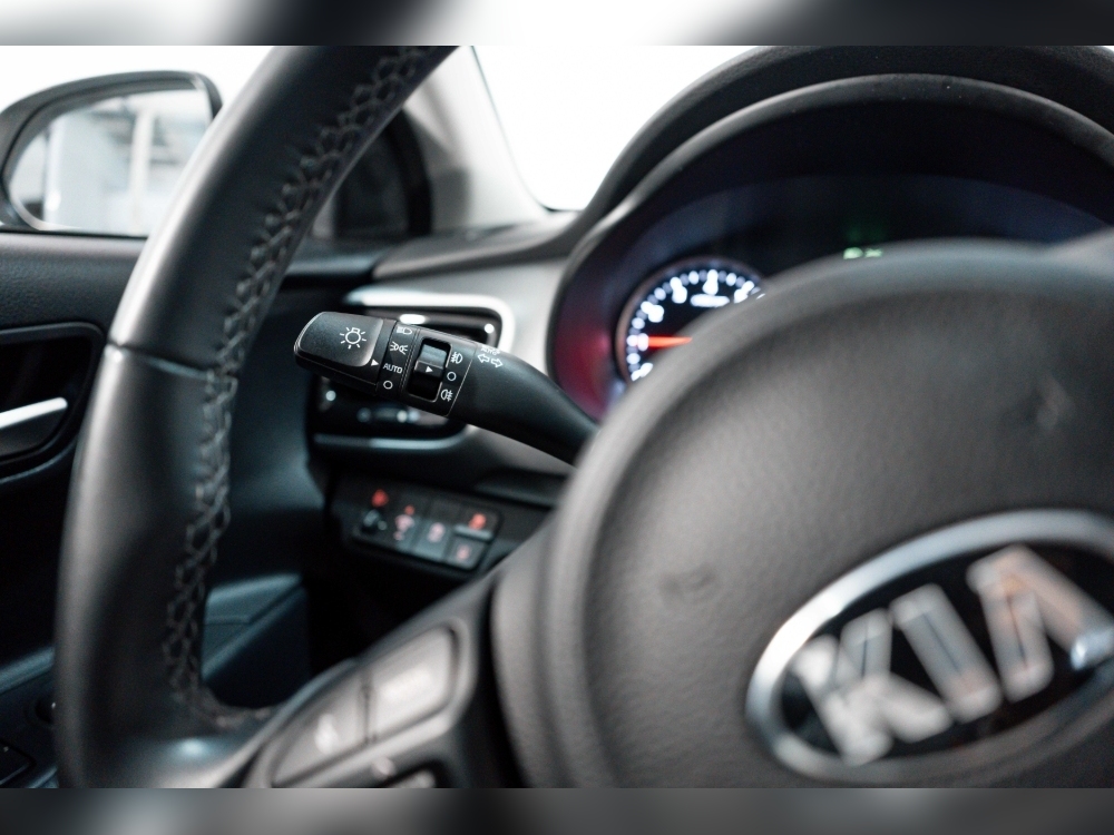 Kia Stonic STONIC 1.0 HÍBRIDO 120CV 5P AUTOMÁTICO foto 11