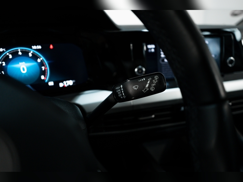 Volkswagen Golf VIII Life foto 22