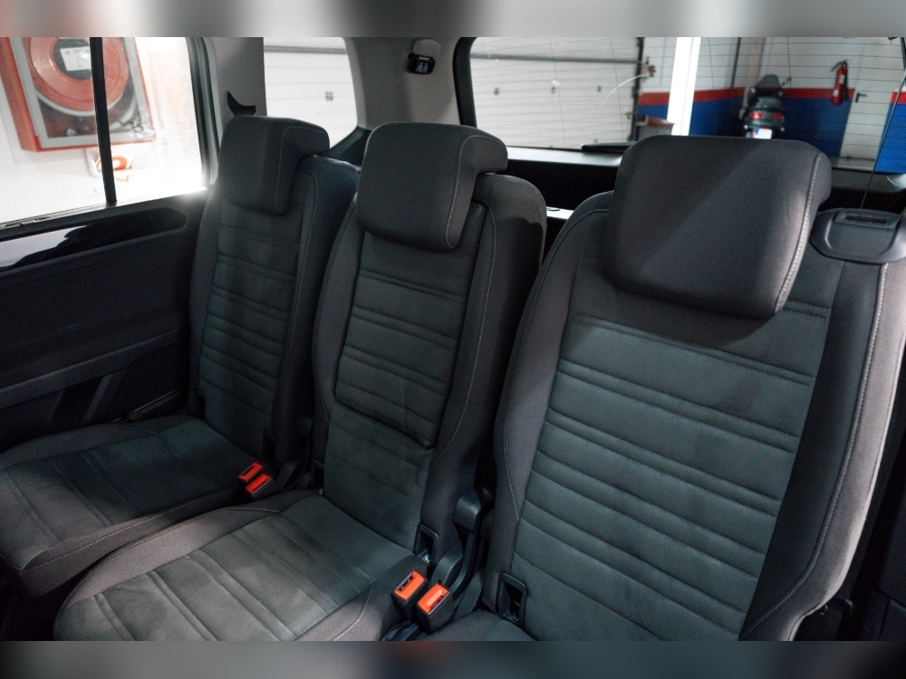 Volkswagen Touran TOURAN 2.0 TDI 150CV DSG R-LINE 7 PLAZAS foto 26