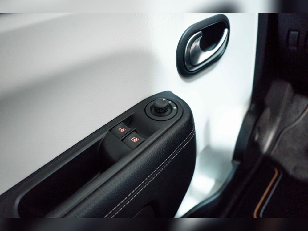 Renault Twingo TWINGO ZEN R80 BATERIA 20KWH foto 13