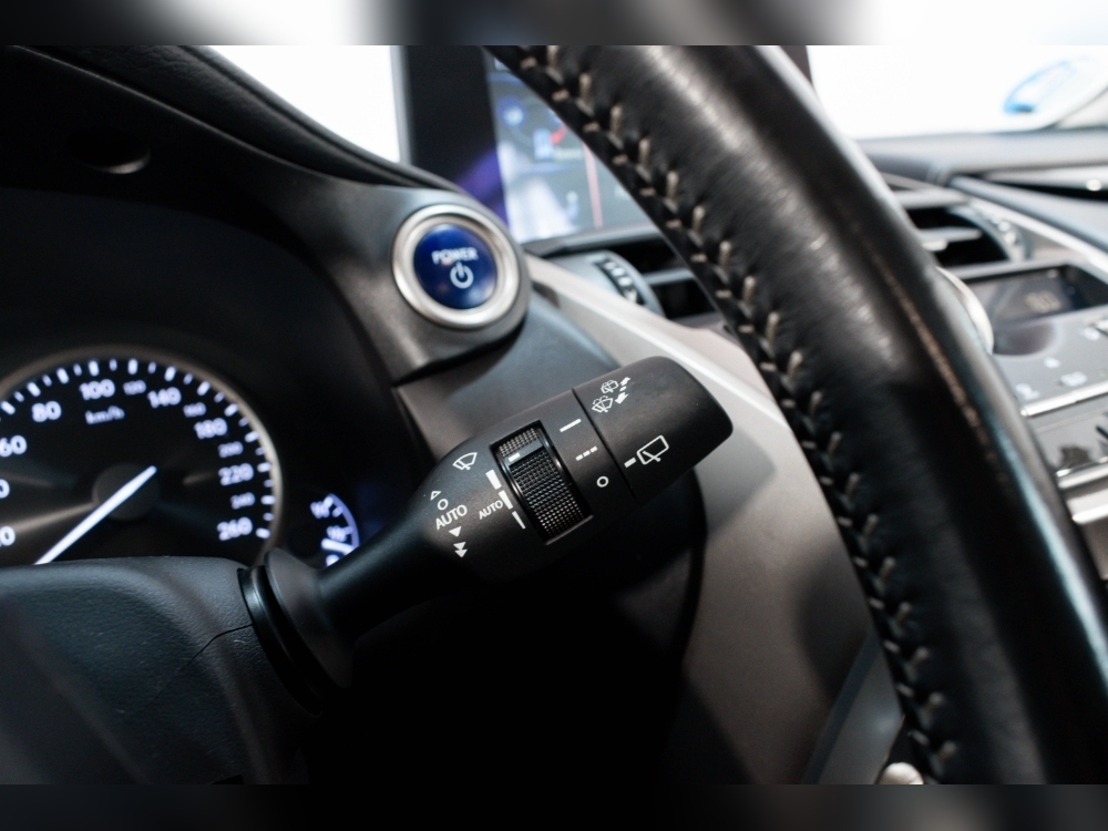 Lexus NX 300 h foto 16