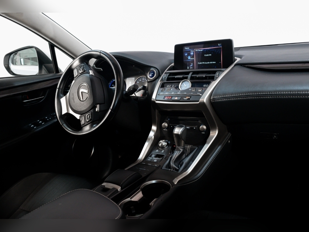 Lexus NX 300 h foto 22