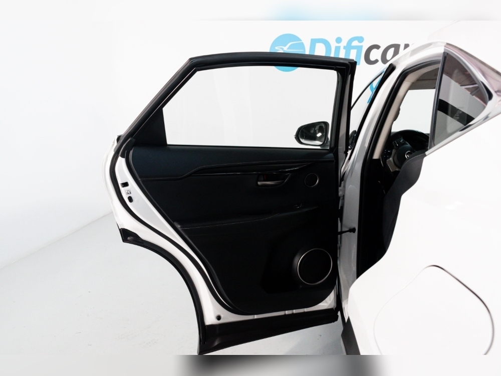 Lexus NX 300 h foto 28