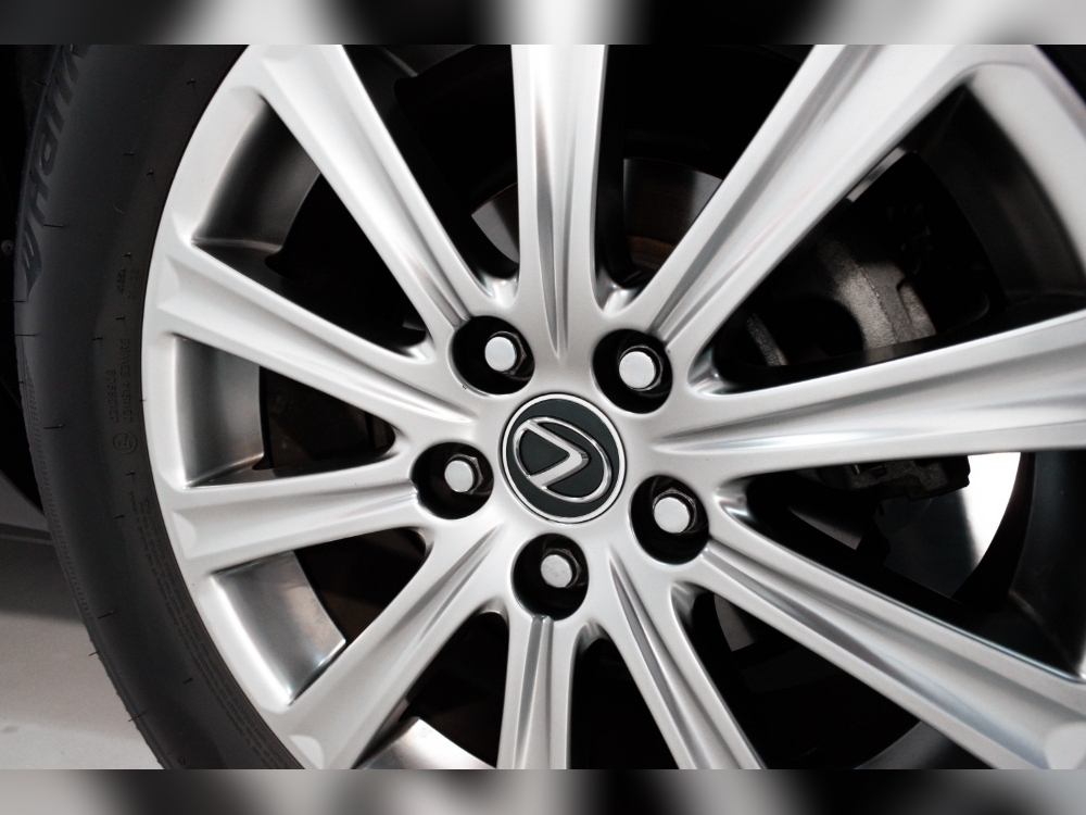 Lexus NX 300 h foto 29