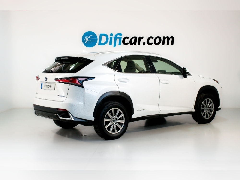 Lexus NX 300 h foto 7
