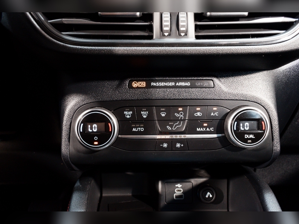 Ford Kuga KUGA ST-LINE 1.5 ECOBLUE 120CV AUTOMATICO foto 19