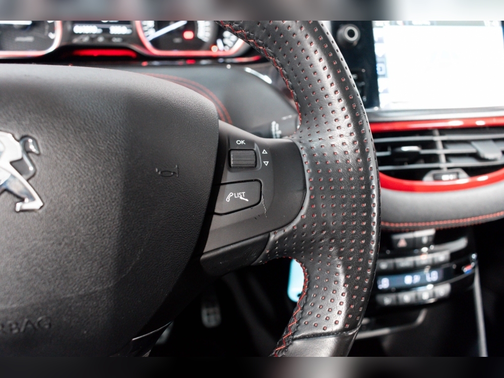 Peugeot 208 208 GTI 200CV 5P foto 15