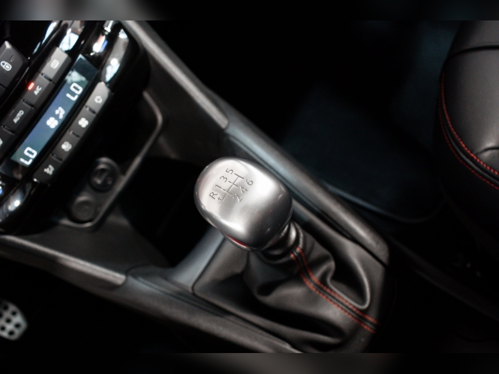 Peugeot 208 208 GTI 200CV 5P foto 19