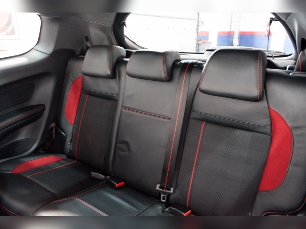 Peugeot 208 208 GTI 200CV 5P foto 25