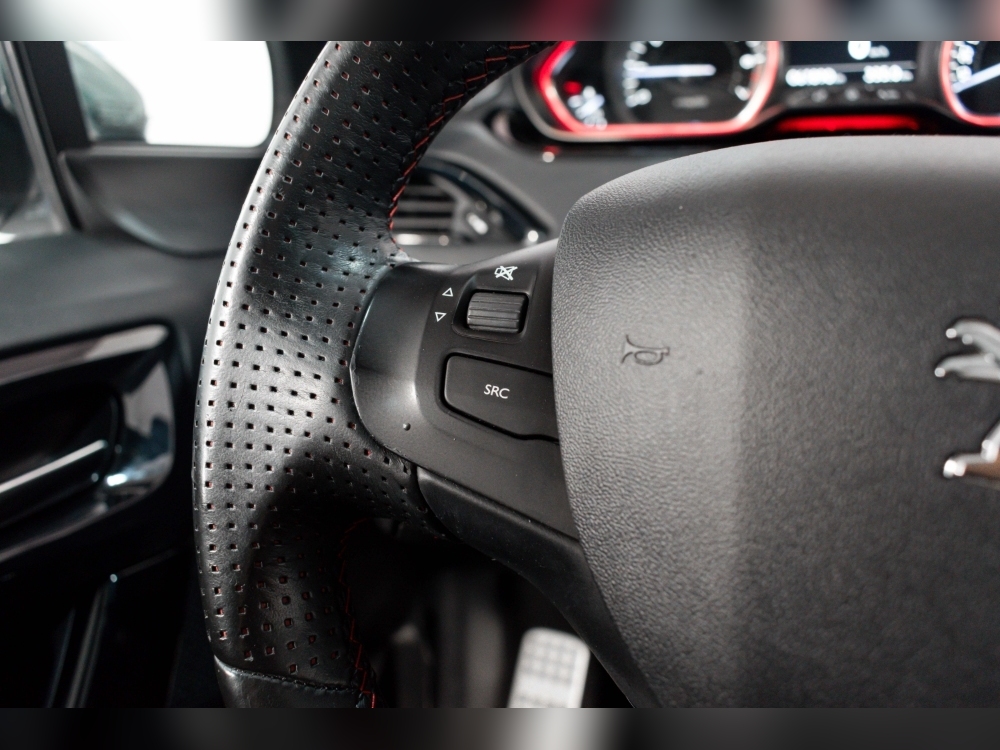 Peugeot 208 208 GTI 200CV 5P foto 10