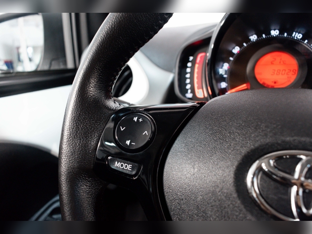 Toyota Aygo AYGO 1.0 72CV  5P XPLAY foto 10