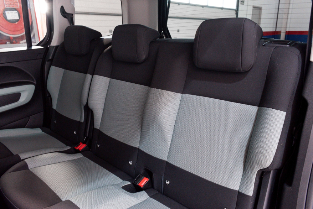 Citroen BERLINGO BERLINGO 1.5 HDI 100CV 100 AÑOS S&S foto 26